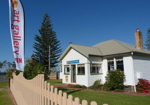 Hastings Fine Art Gallery - Mackay Tourism 0