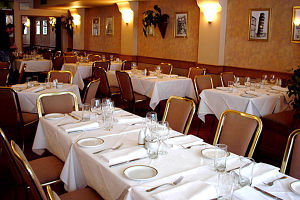 Lucattini's Restaurant - Mackay Tourism 0