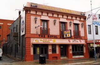 The Dog & Duck Ale House - Mackay Tourism 0