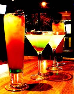 Oscars Lounge Bar & Restaurant - Mackay Tourism 1