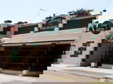 Cardinia Park Hotel - Mackay Tourism 0