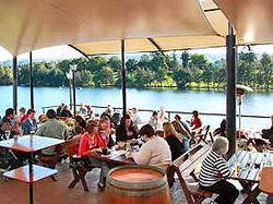 Regatta Bar - Log Cabin - Mackay Tourism 3