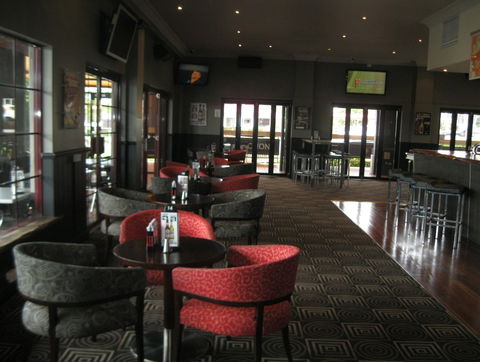 Cleveland Tavern - Mackay Tourism 8
