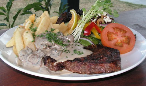 Fairways Tavern - Mackay Tourism 1