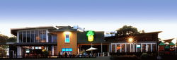 The Pineapple Hotel - Mackay Tourism 0