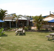 Moonee Beach Tavern - Mackay Tourism