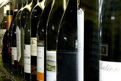 Kains Bar @ Riverview Hotel - Mackay Tourism 1