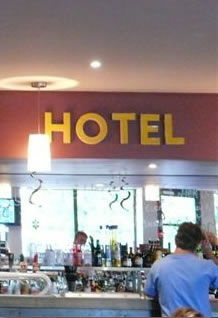 Golden Fleece Hotel - Mackay Tourism 3