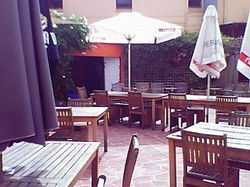 Barkers Wine Bar - Mackay Tourism 3