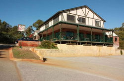 Vernon Arms Tavern - Mackay Tourism 3