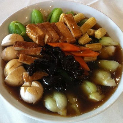 Chives Chinese & Thai Seafood Restaurant - Mackay Tourism 3