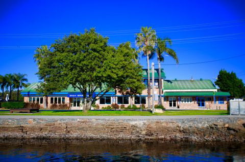 Hadleys Hotel - Mackay Tourism 0