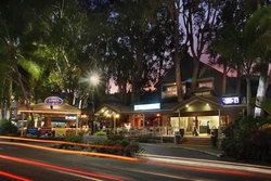 Apres Beach Bar & Grill - Palm Cove - Mackay Tourism 3
