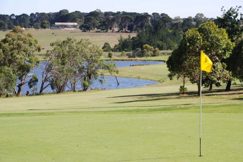 Devilbend Golf Club - Mackay Tourism 2