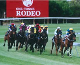 Geelong Racing Club - Mackay Tourism 1