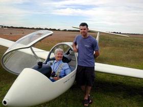 Waikerie Gliding Club - Mackay Tourism 0