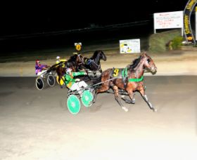 Bathurst Harness Racing Club - Mackay Tourism 0