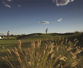 Kooindah Waters Golf Club - Mackay Tourism 1