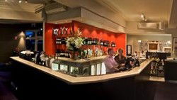 Blues Point Hotel - Mackay Tourism 0