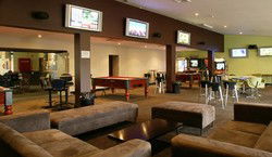 Ocean Beach Hotel - Mackay Tourism 0