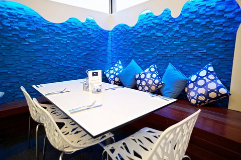 Fish Roe Gourmet Fish & Chippery - Mackay Tourism 1