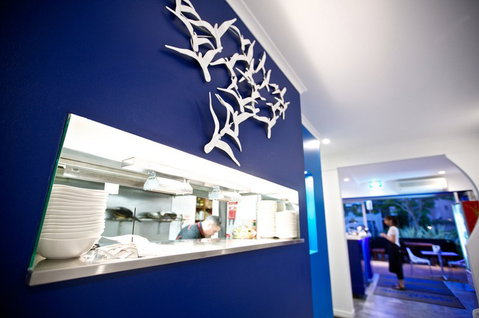 Fish Roe Gourmet Fish & Chippery - Mackay Tourism 5
