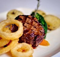 Grumpys Barefoot Bar Steak  Seafood Grill - Mackay Tourism