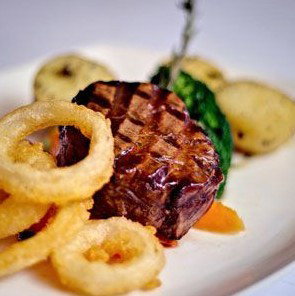 Grumpys Barefoot Bar, Steak & Seafood Grill - Mackay Tourism 0