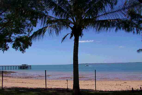 Mandorah Beach Hotel - Mackay Tourism 1