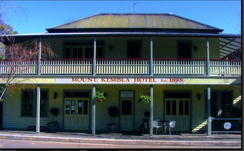 Mount Kembla Village Hotel - Mackay Tourism 1