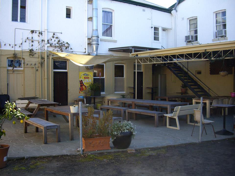 Oxford Hotel - Mackay Tourism 4