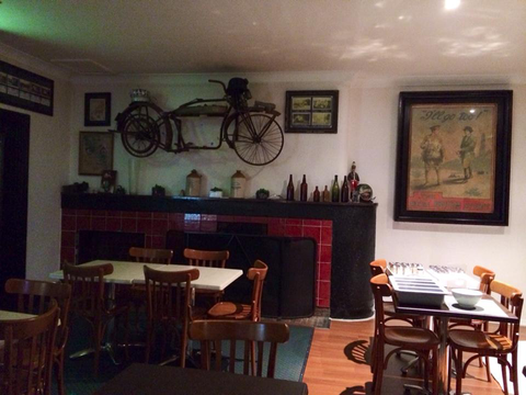 Queens Arms Hotel - Mackay Tourism 3