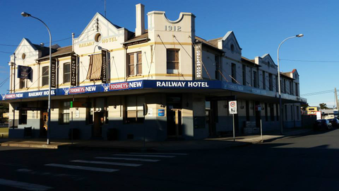 Railway Hotel - Mackay Tourism 1