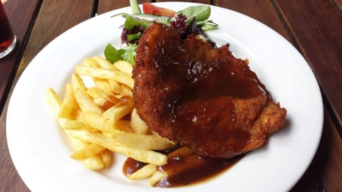 Railway Hotel - Mackay Tourism 3