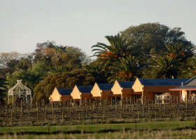 Tuileries Rutherglen Restaurant & Accommodation - Mackay Tourism 0