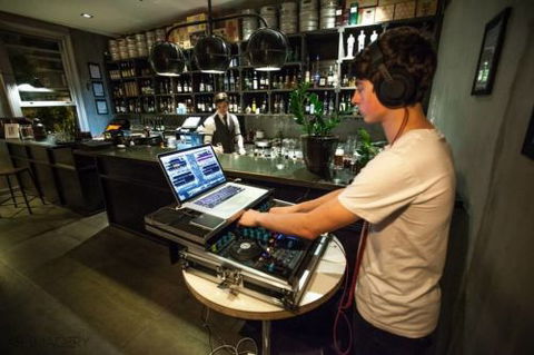 Zhou Zhou Bar - Mackay Tourism 3