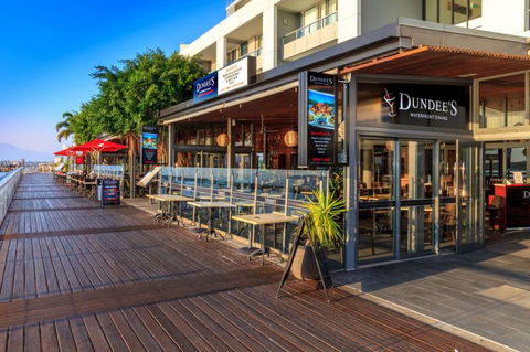 Dundee’s Restaurant On The Waterfront - Mackay Tourism 6