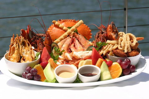 Dundee’s Restaurant On The Waterfront - Mackay Tourism 16