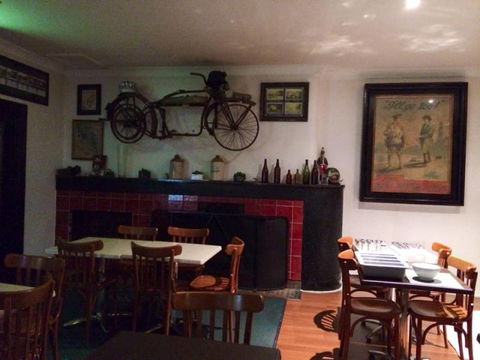 Queens Arms Hotel - Mackay Tourism 3