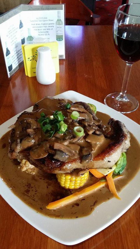 Lemon Grove Hotel - Mackay Tourism 2