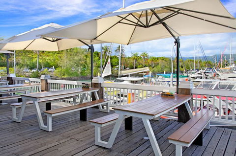 Hemingway's Brewery Port Douglas - Mackay Tourism 0