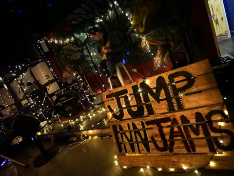 Jump Inn Jam Sessions - Mackay Tourism 0