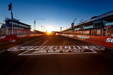 Supercars Supercheap Auto Bathurst 1000 - Mackay Tourism 1