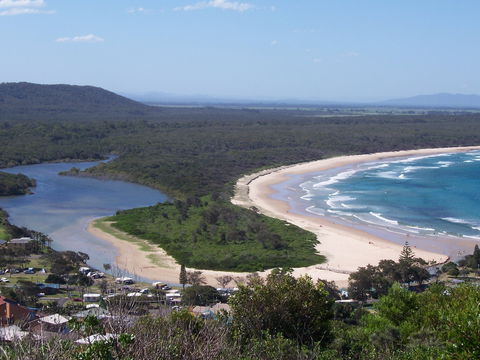 Head To Head Walk Run - Mackay Tourism 0