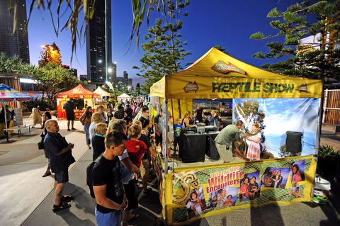 Surfers Paradise Beachfront Markets - Mackay Tourism 0