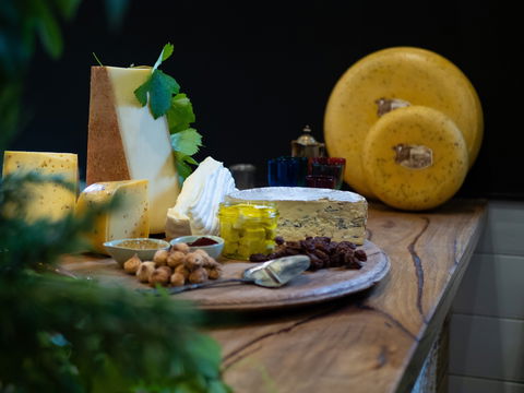 Taste Yarra Valley - Tasting Flights: Wine And Cheese - Mackay Tourism 1