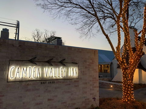Christmas In July Camden Valley Inn - Mackay Tourism 0