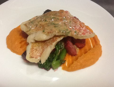 Basils Seafood Restaurant - Mackay Tourism 0