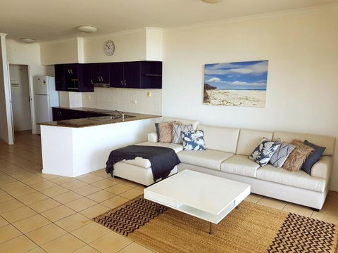Whale Watch Ocean Beach Resort - Mackay Tourism 1