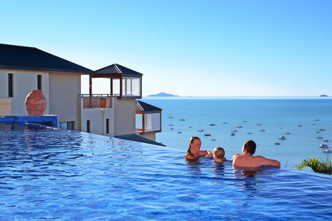 Pinnacles Resort - Mackay Tourism 1